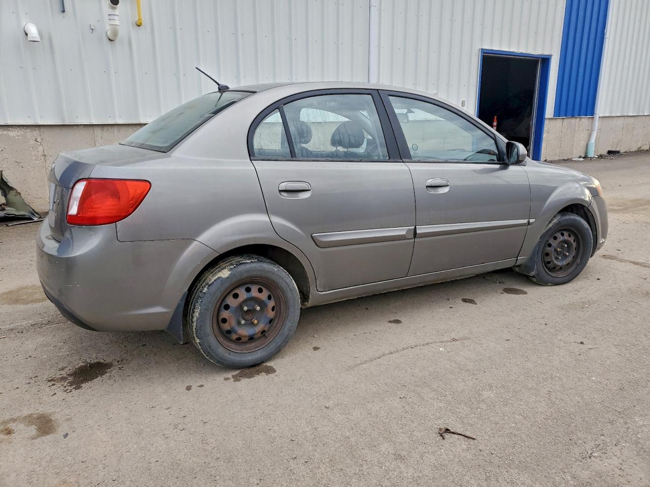 2010 KIA RIO photo 3