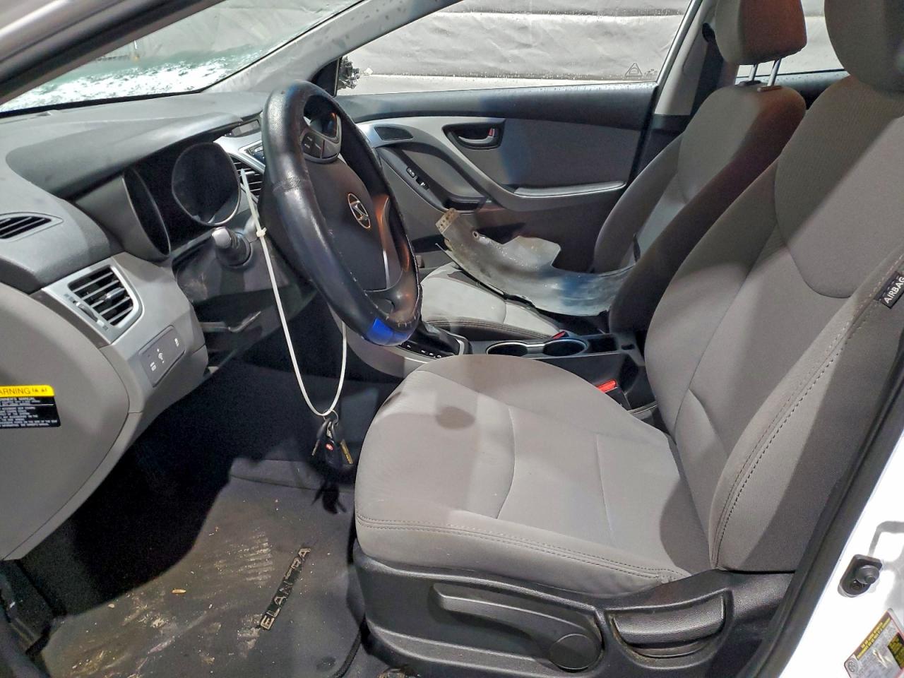 2016 HYUNDAI ELANTRA photo 7