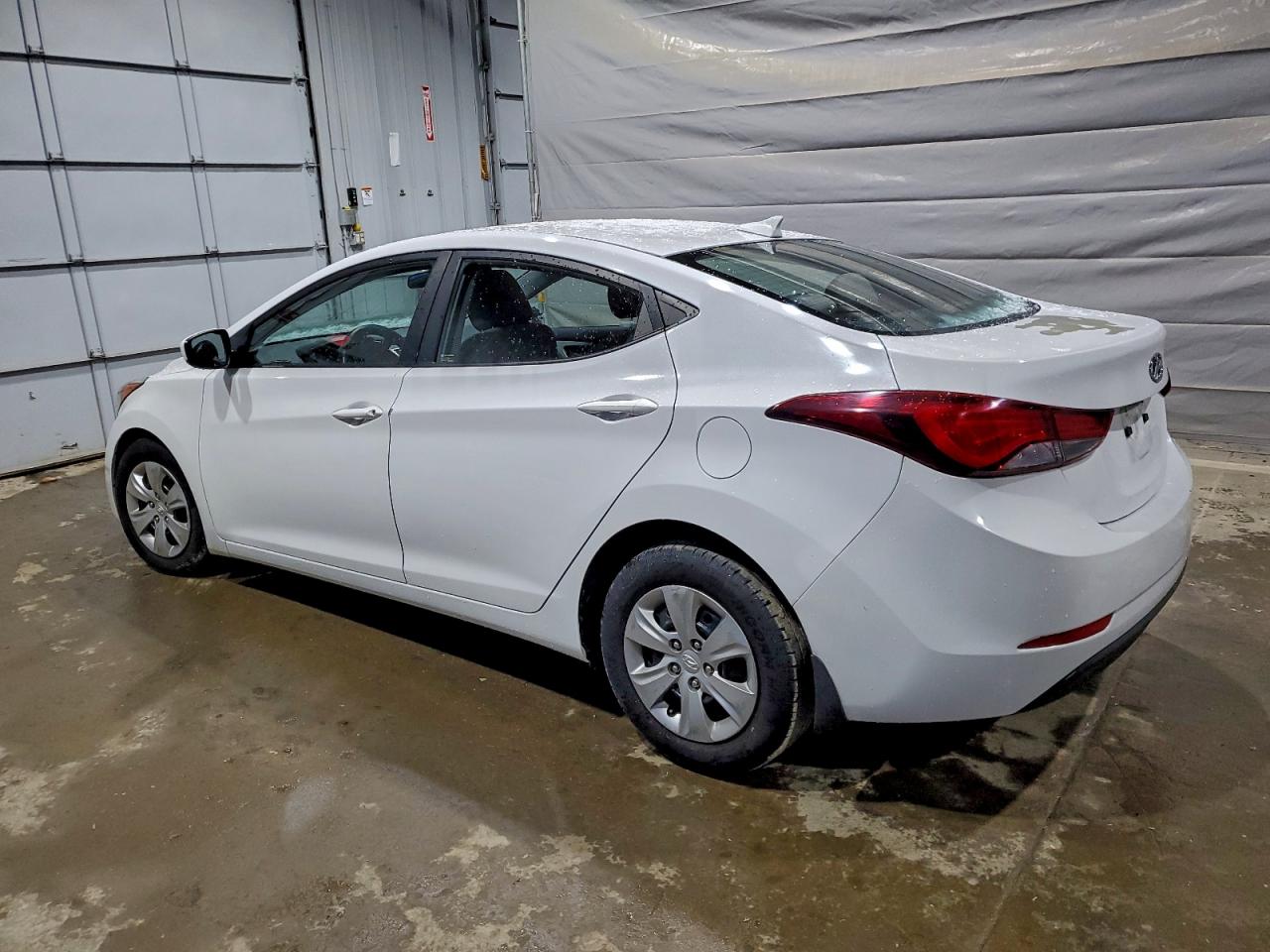 2016 HYUNDAI ELANTRA photo 2
