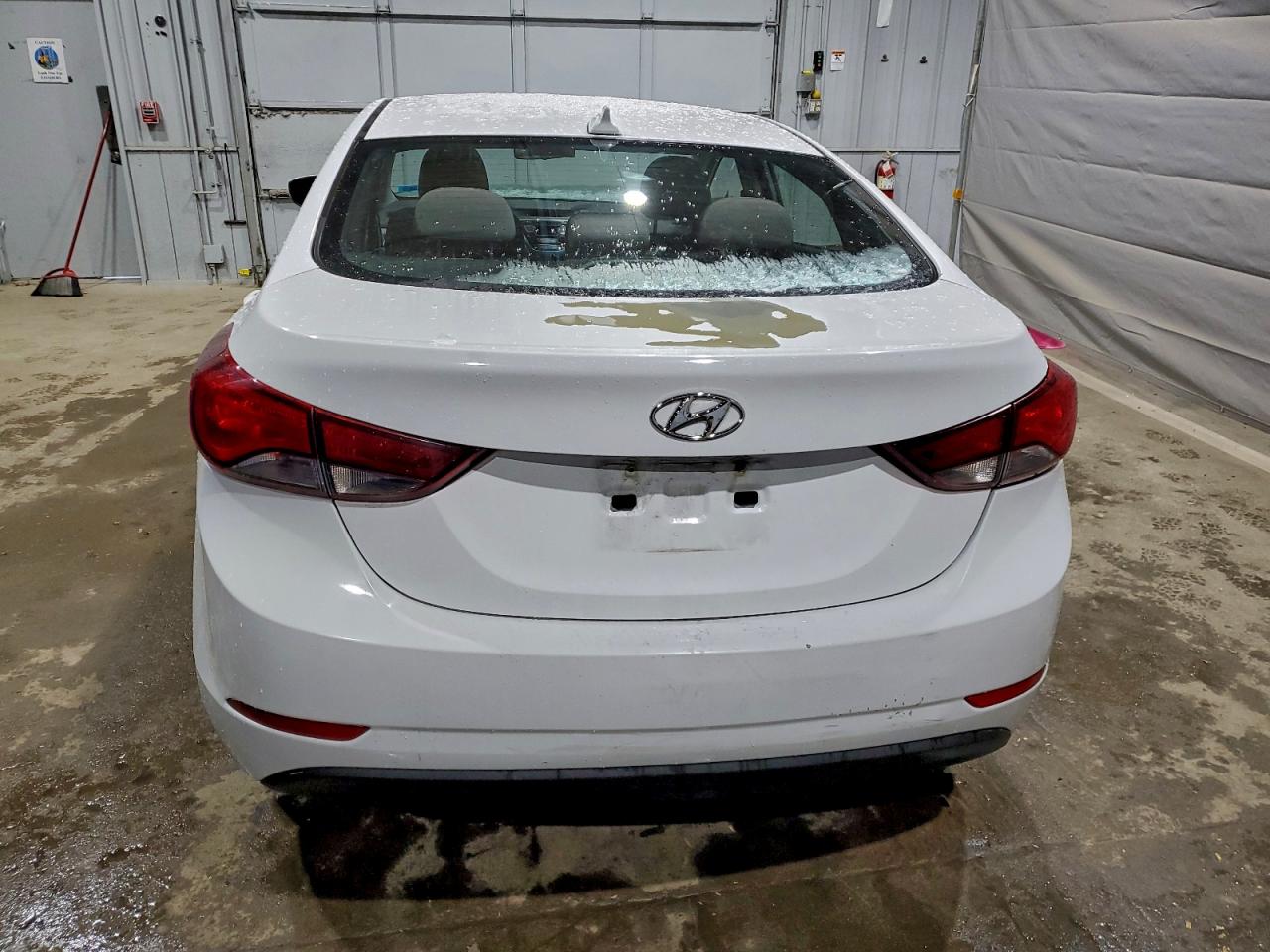 2016 HYUNDAI ELANTRA photo 6