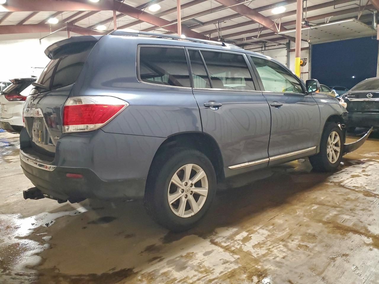 2012 TOYOTA HIGHLANDER SE photo 3