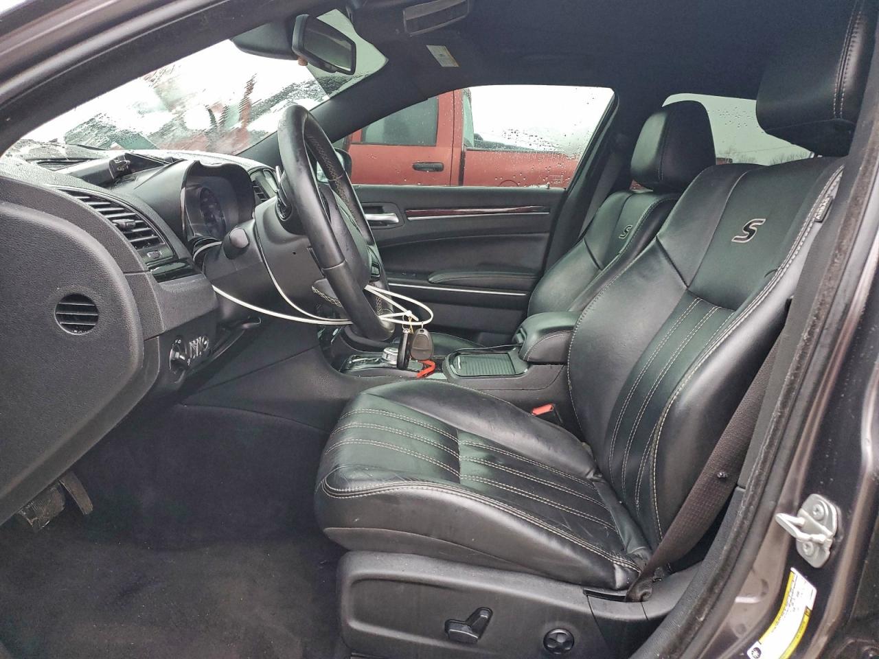 2018 CHRYSLER 300 S photo 13