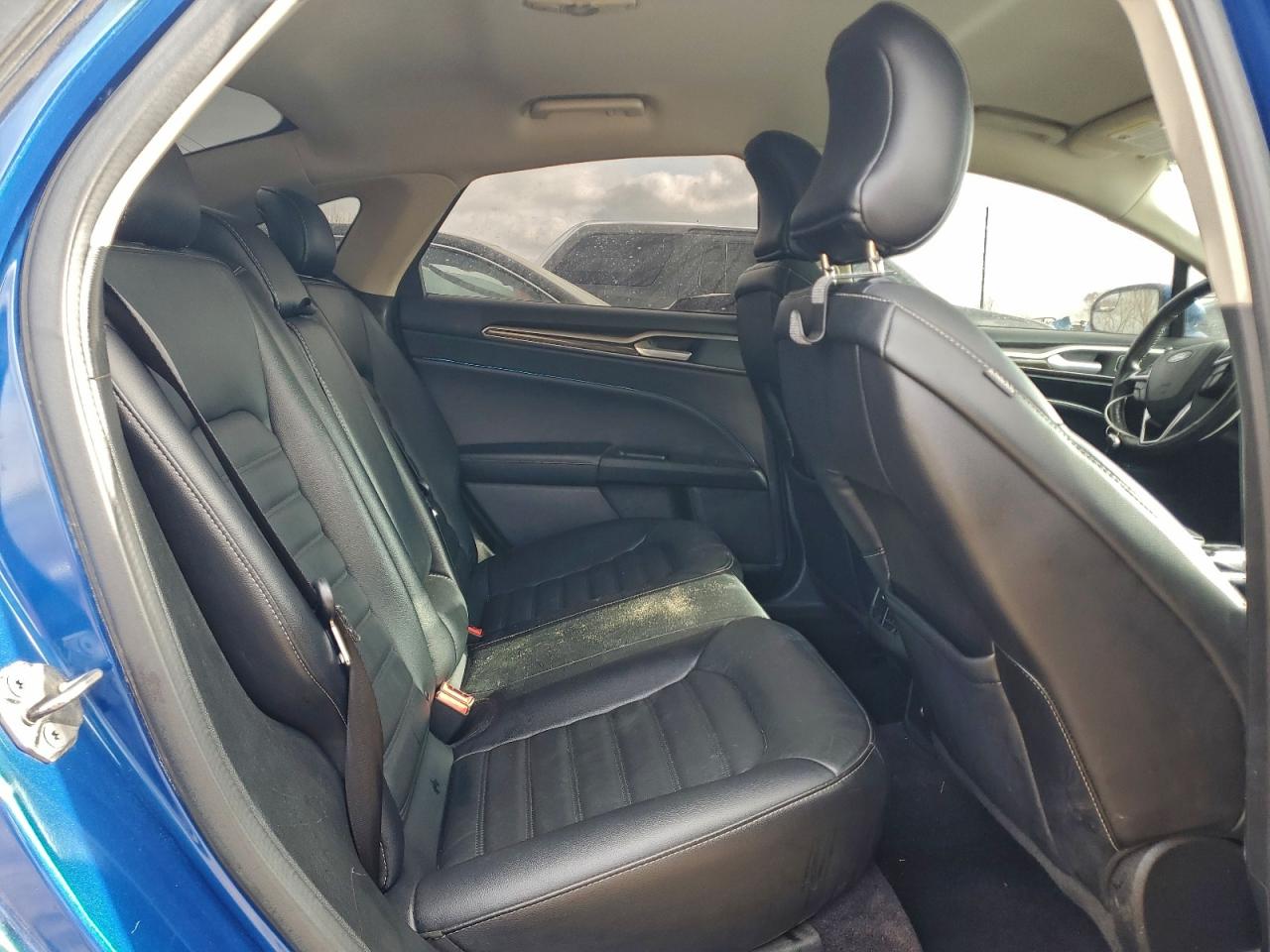 2017 FORD FUSION SE photo 19