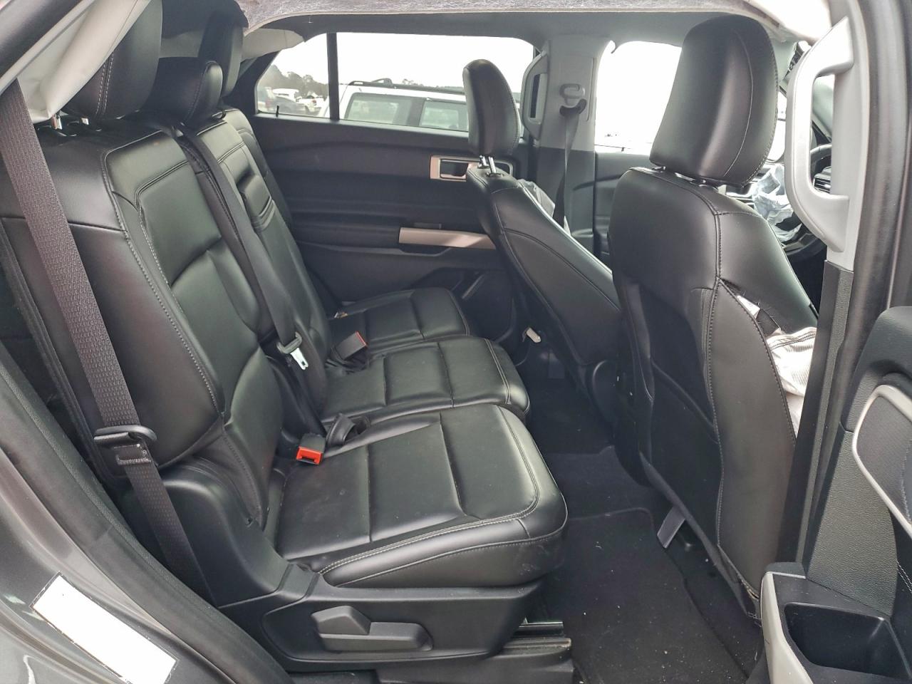 2024 FORD EXPLORER XLT photo 10