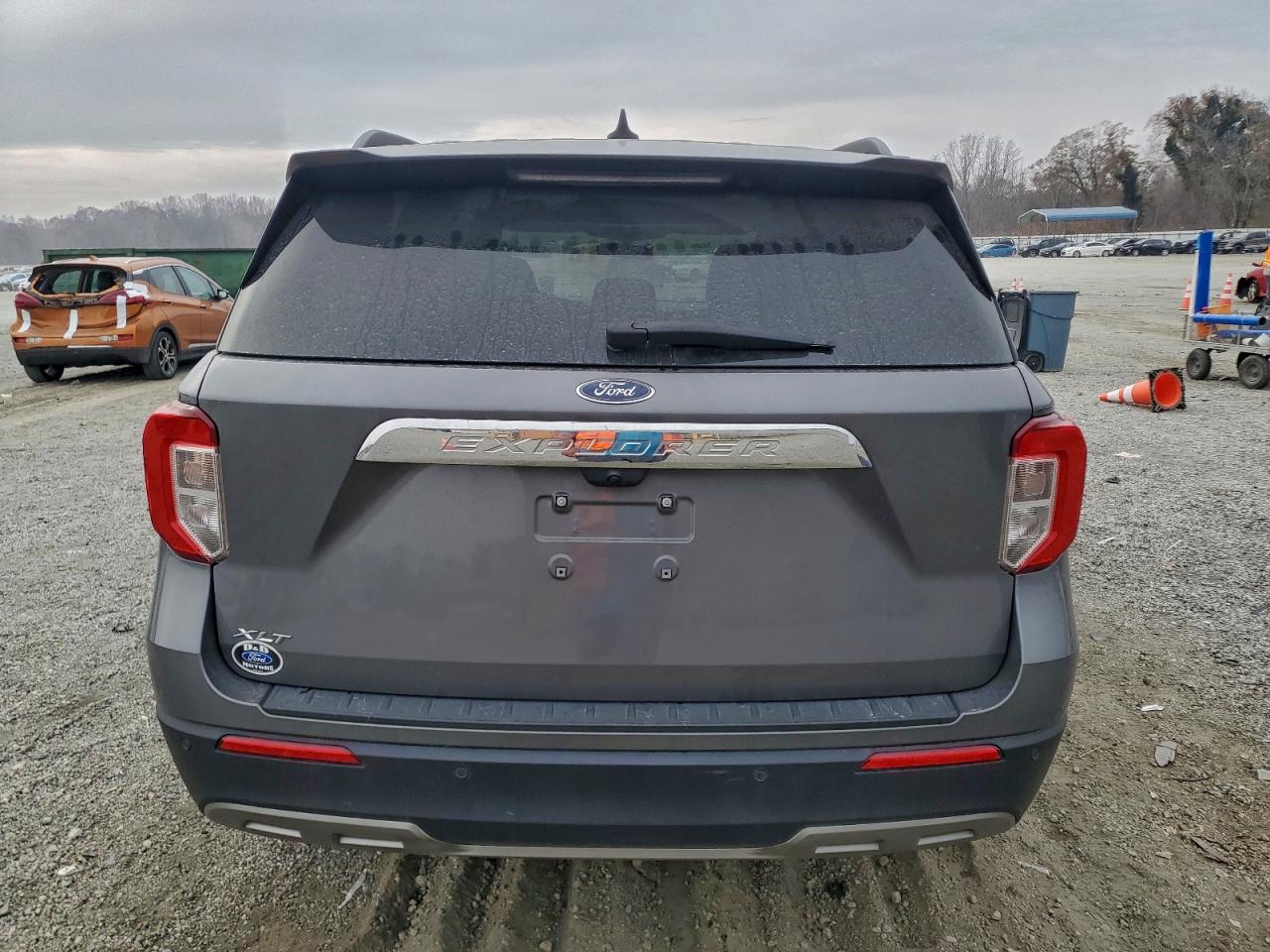 2024 FORD EXPLORER XLT photo 6