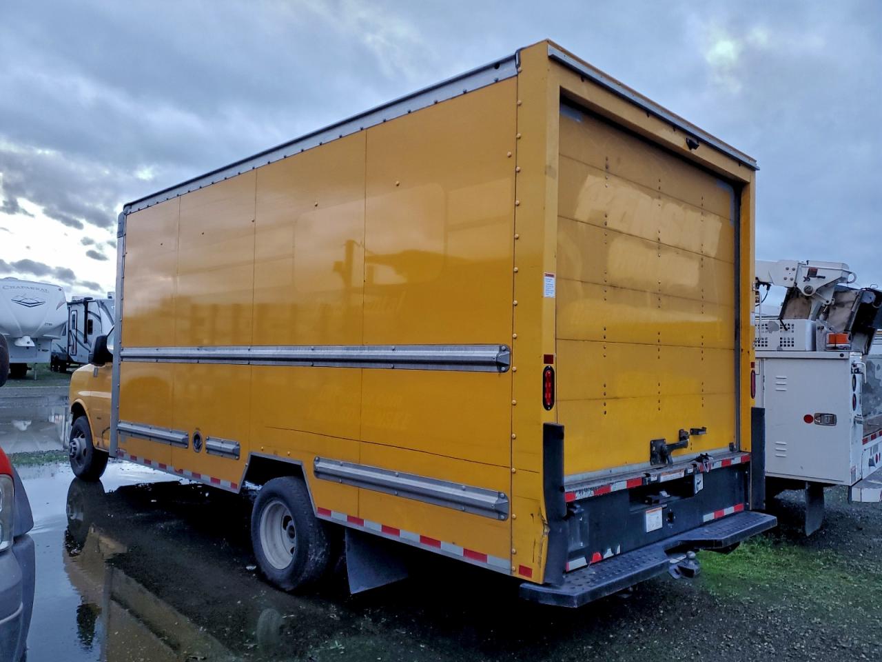2022 GMC SAVANA BOX TRUCK photo 4
