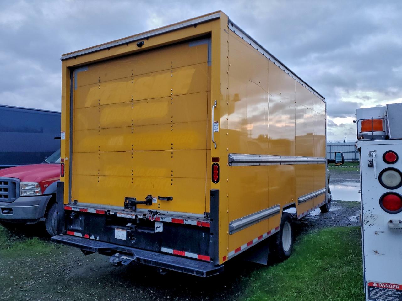 2022 GMC SAVANA BOX TRUCK photo 7