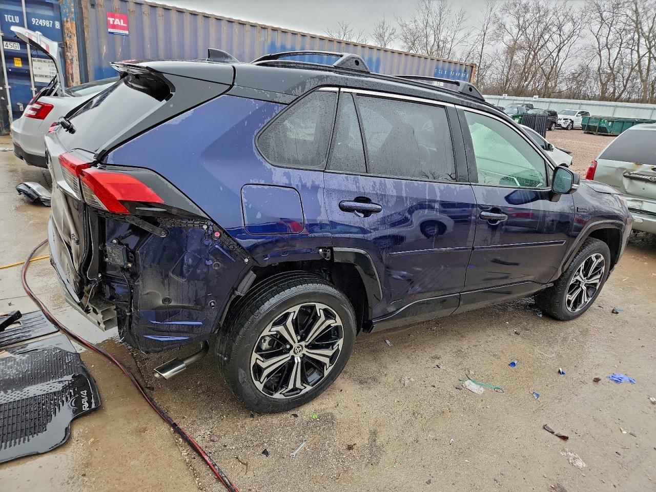 2022 TOYOTA RAV4 PRIME XSE photo 3
