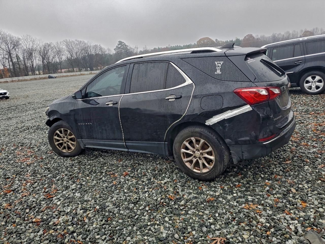 2018 CHEVROLET EQUINOX LT photo 2