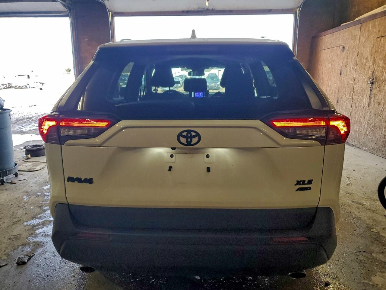 2024 TOYOTA RAV4 XLE photo 11