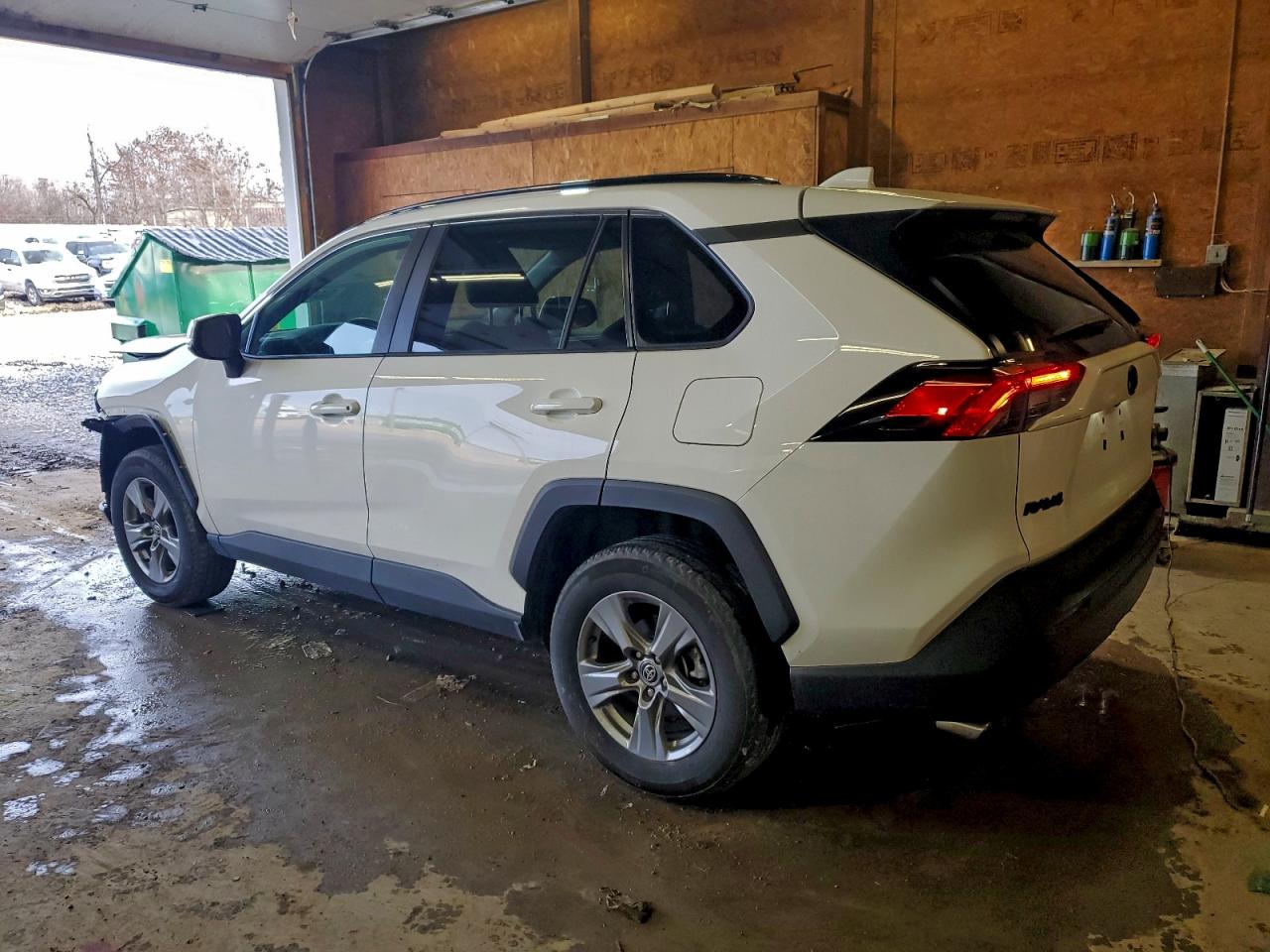 2024 TOYOTA RAV4 XLE photo 3