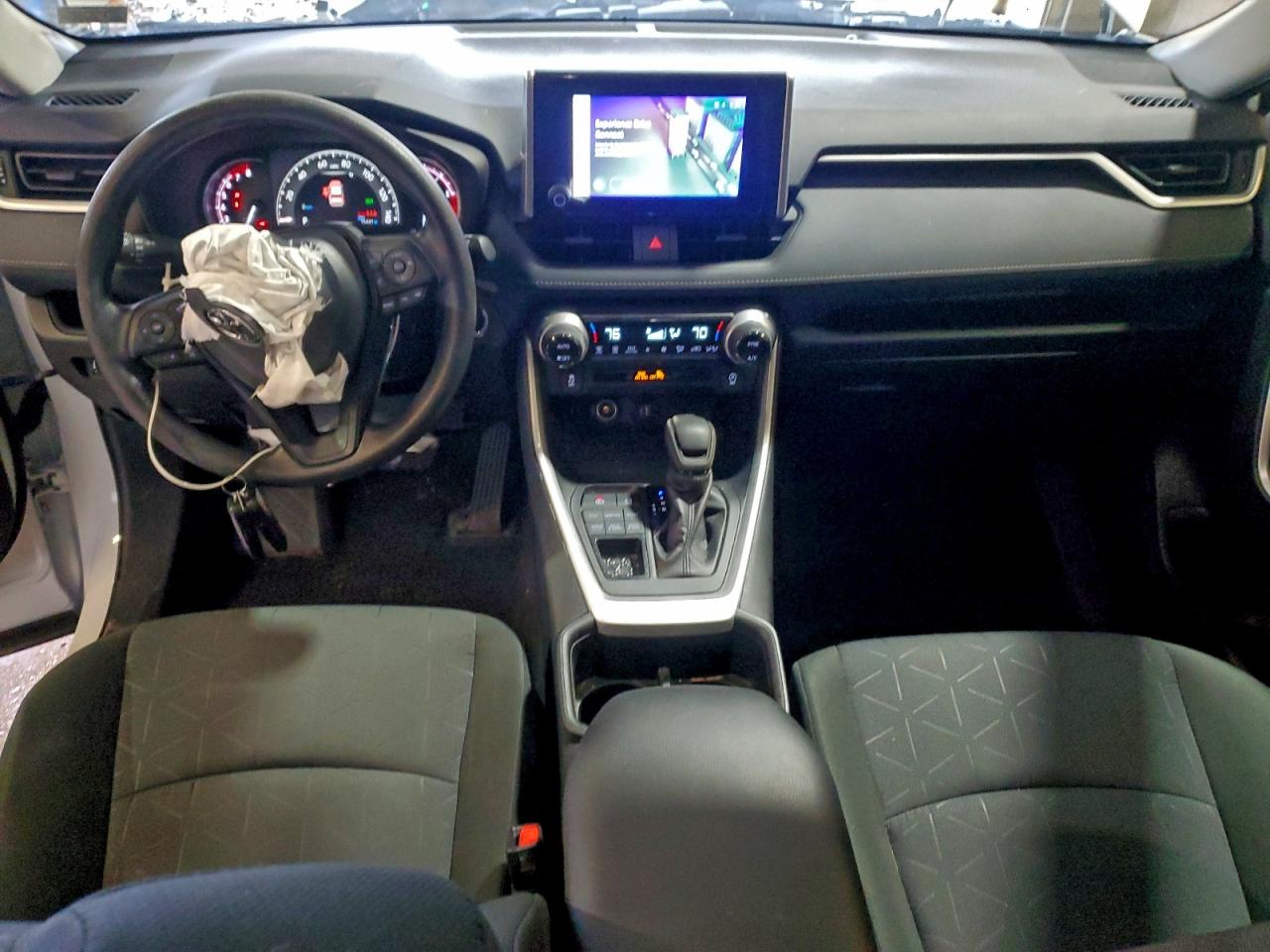 2024 TOYOTA RAV4 XLE photo 15