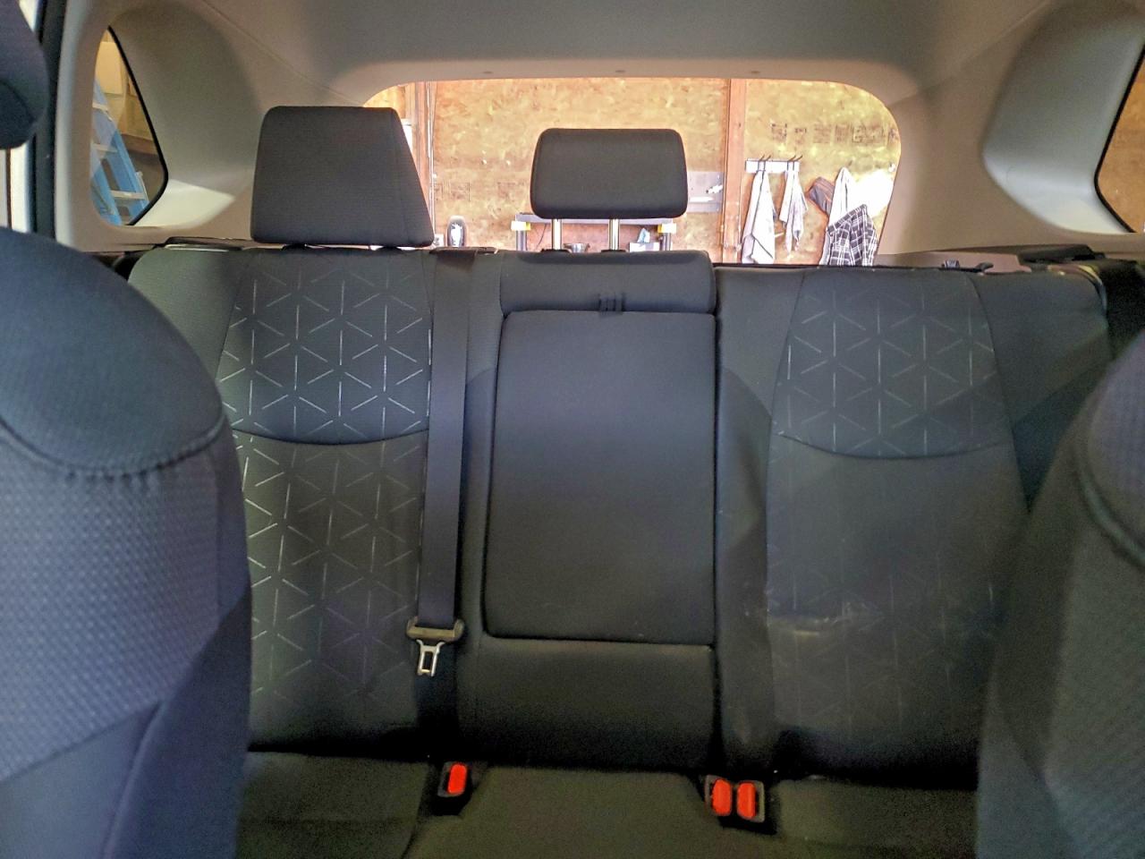 2024 TOYOTA RAV4 XLE photo 19