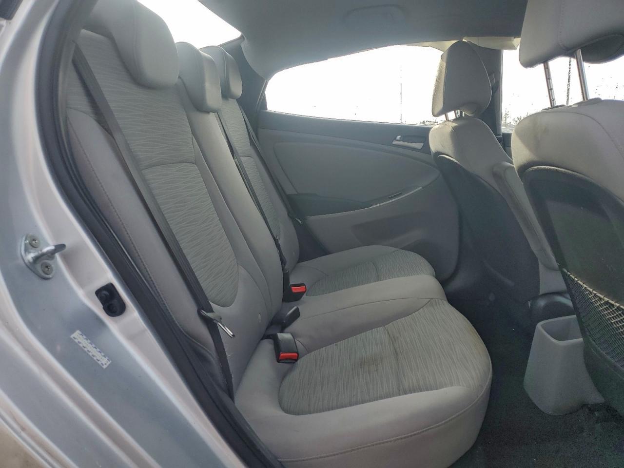 2016 HYUNDAI ACCENT SE photo 10