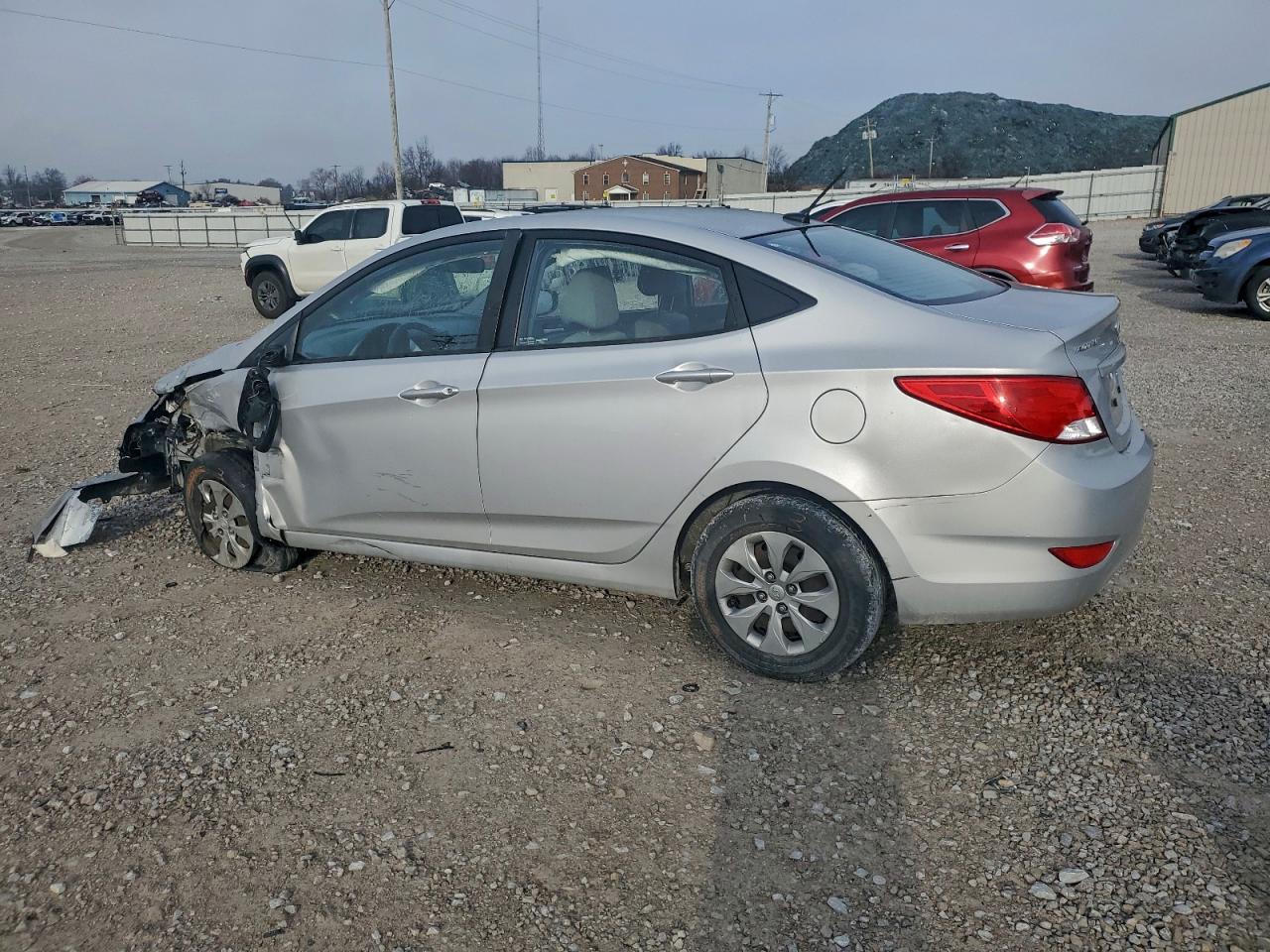 2016 HYUNDAI ACCENT SE photo 2