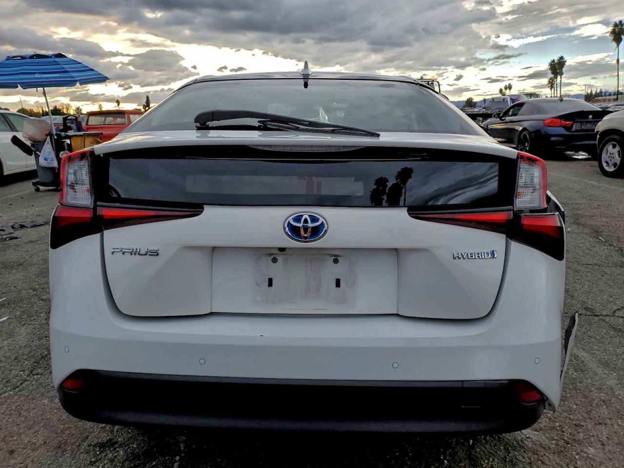 2019 TOYOTA PRIUS photo 6