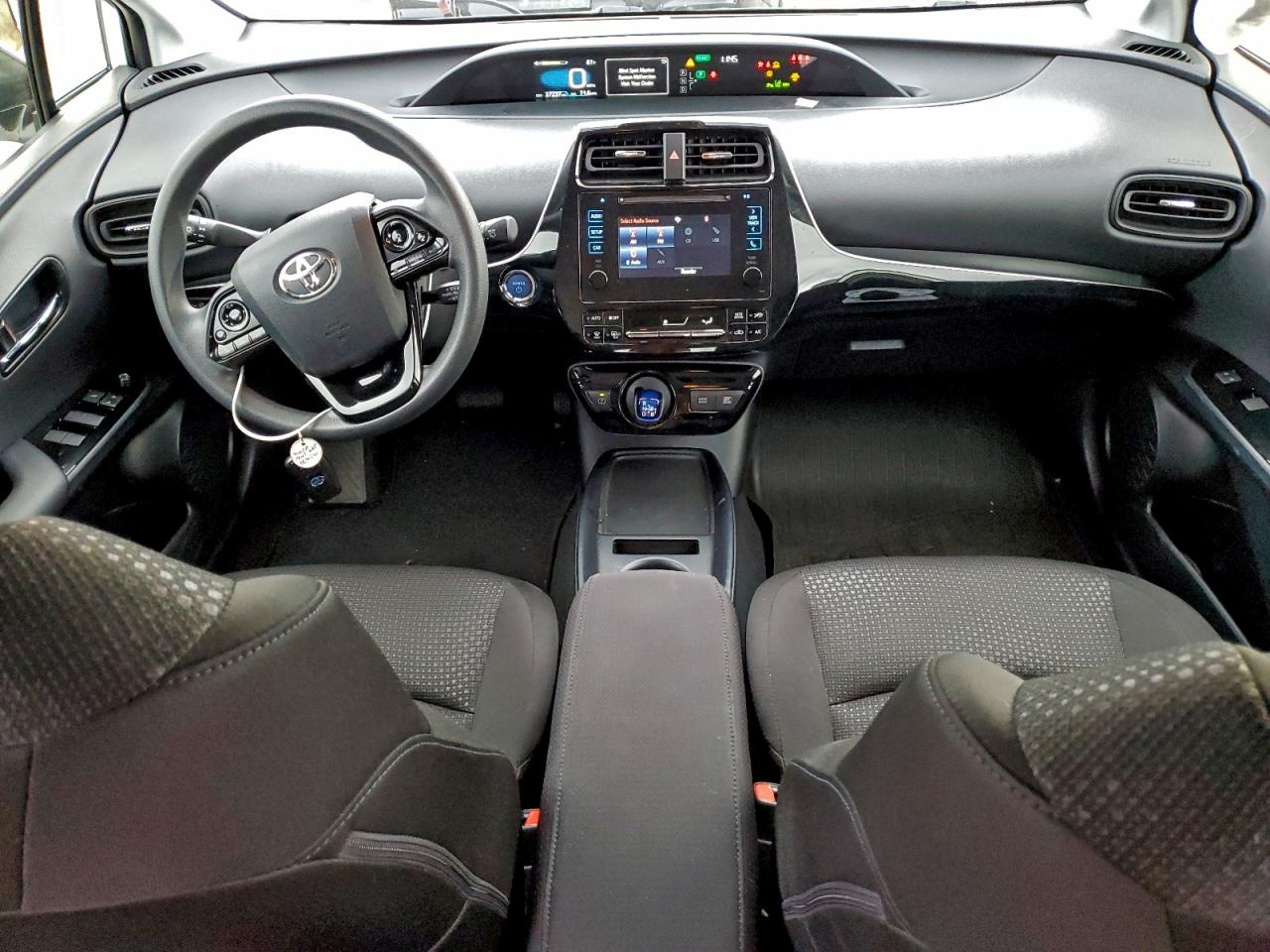 2019 TOYOTA PRIUS photo 8
