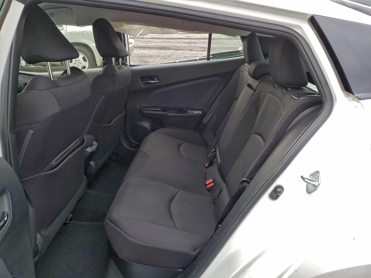 2019 TOYOTA PRIUS photo 10
