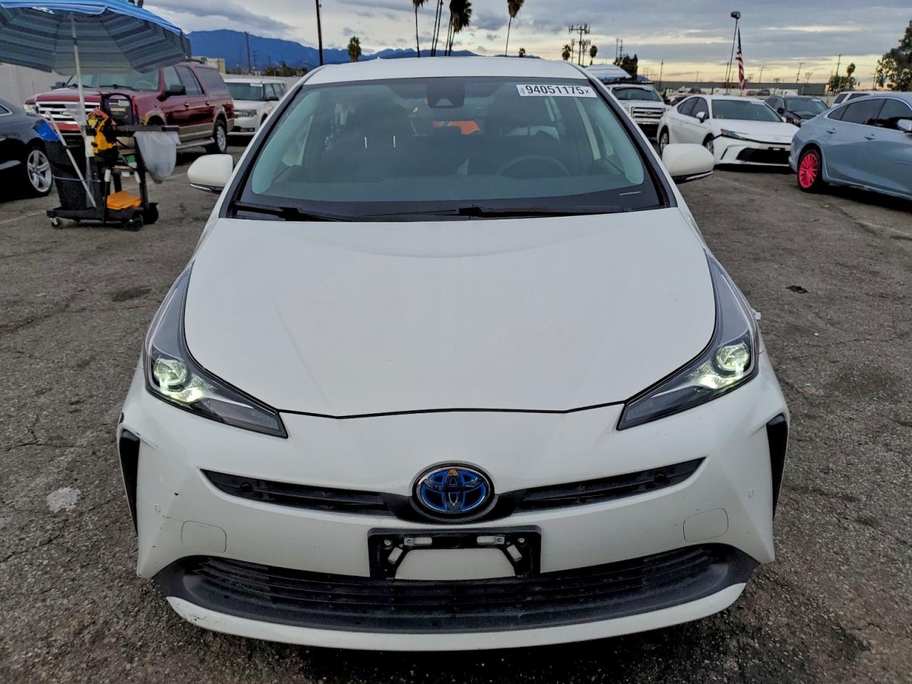 2019 TOYOTA PRIUS photo 5