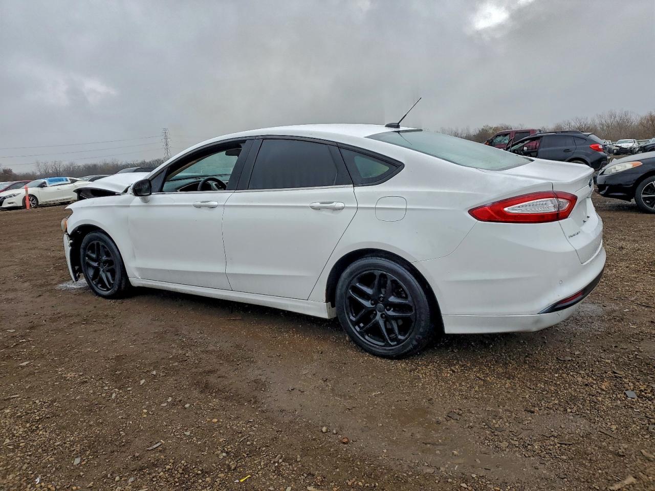 2013 FORD FUSION SE photo 3