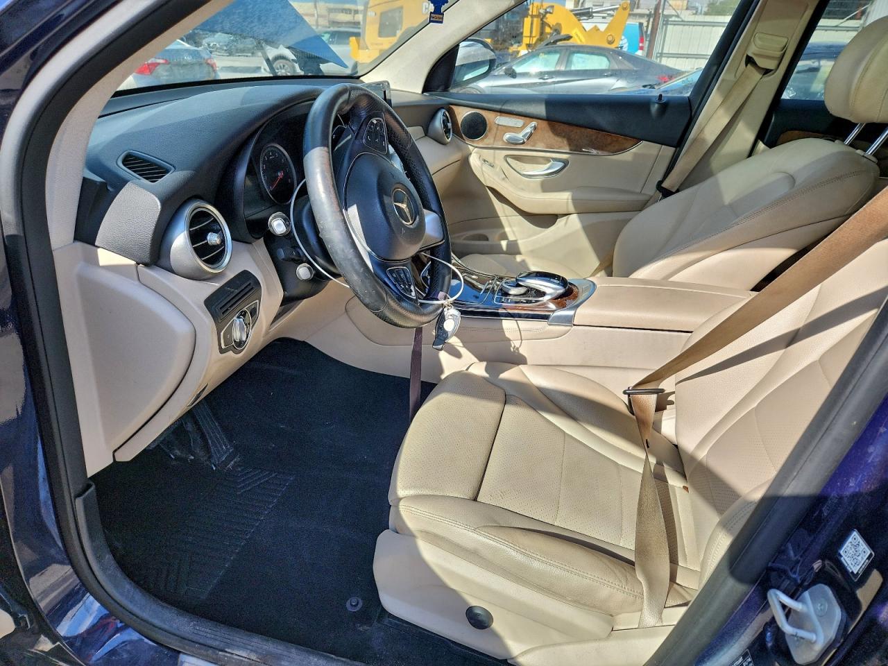 2016 MERCEDES-BENZ GLC photo 7
