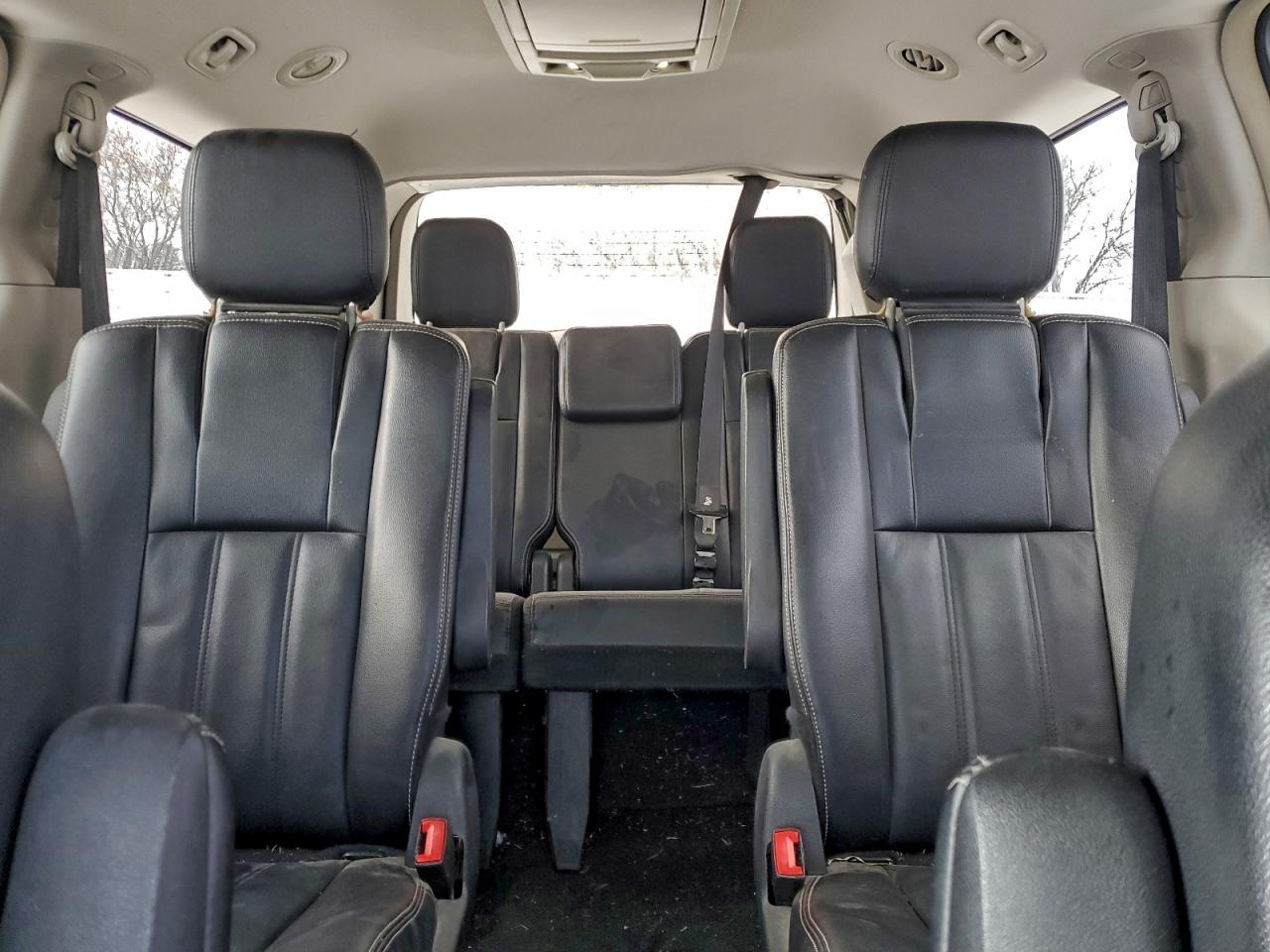 2015 CHRYSLER TOWN & COUNTRY TOURING photo 19