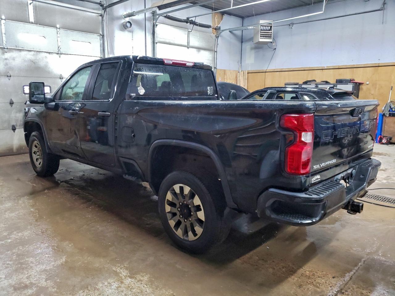 2024 CHEVROLET SILVERADO K2500 CUSTOM photo 4