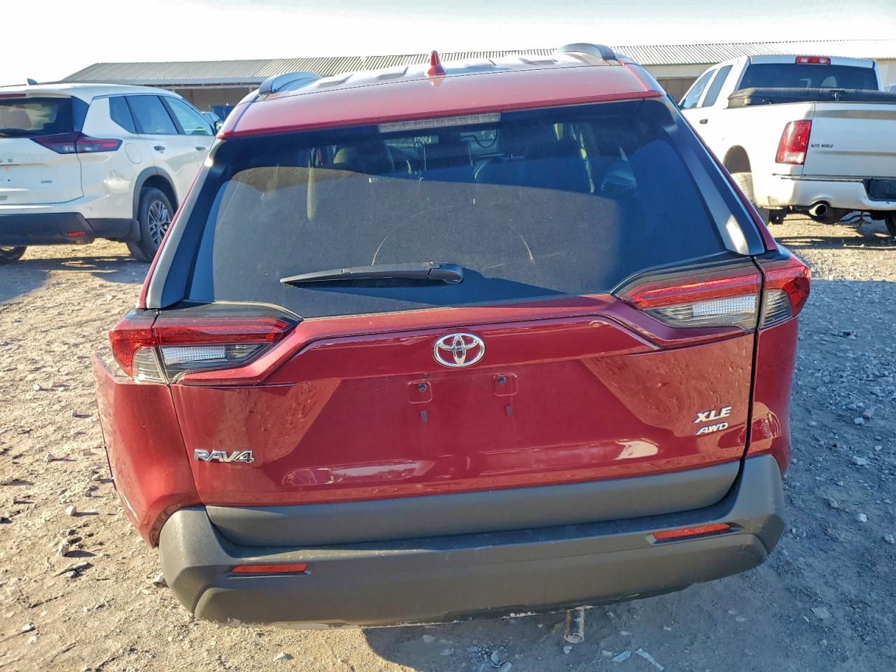 2025 TOYOTA RAV4 XLE photo 11