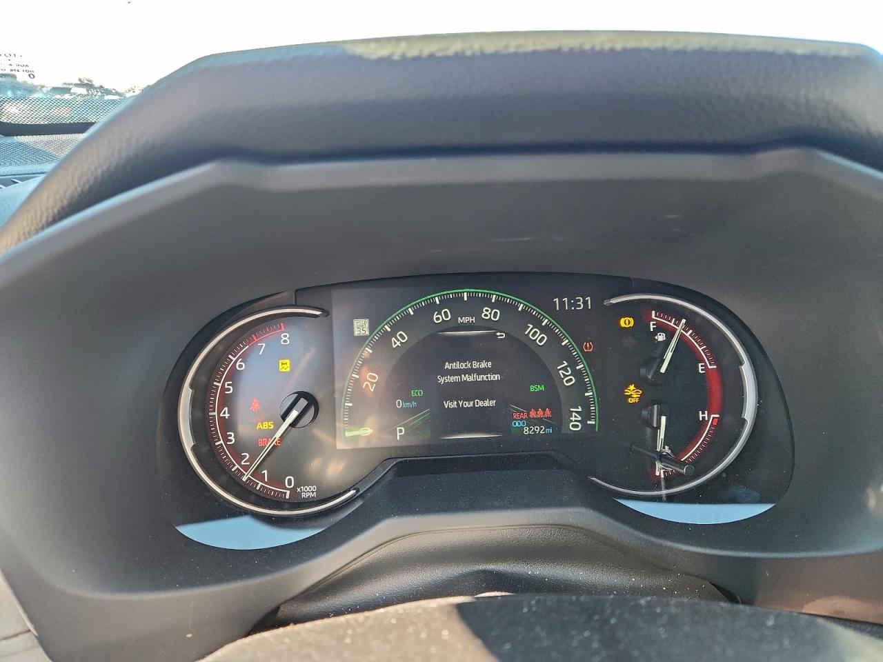 2025 TOYOTA RAV4 XLE photo 17