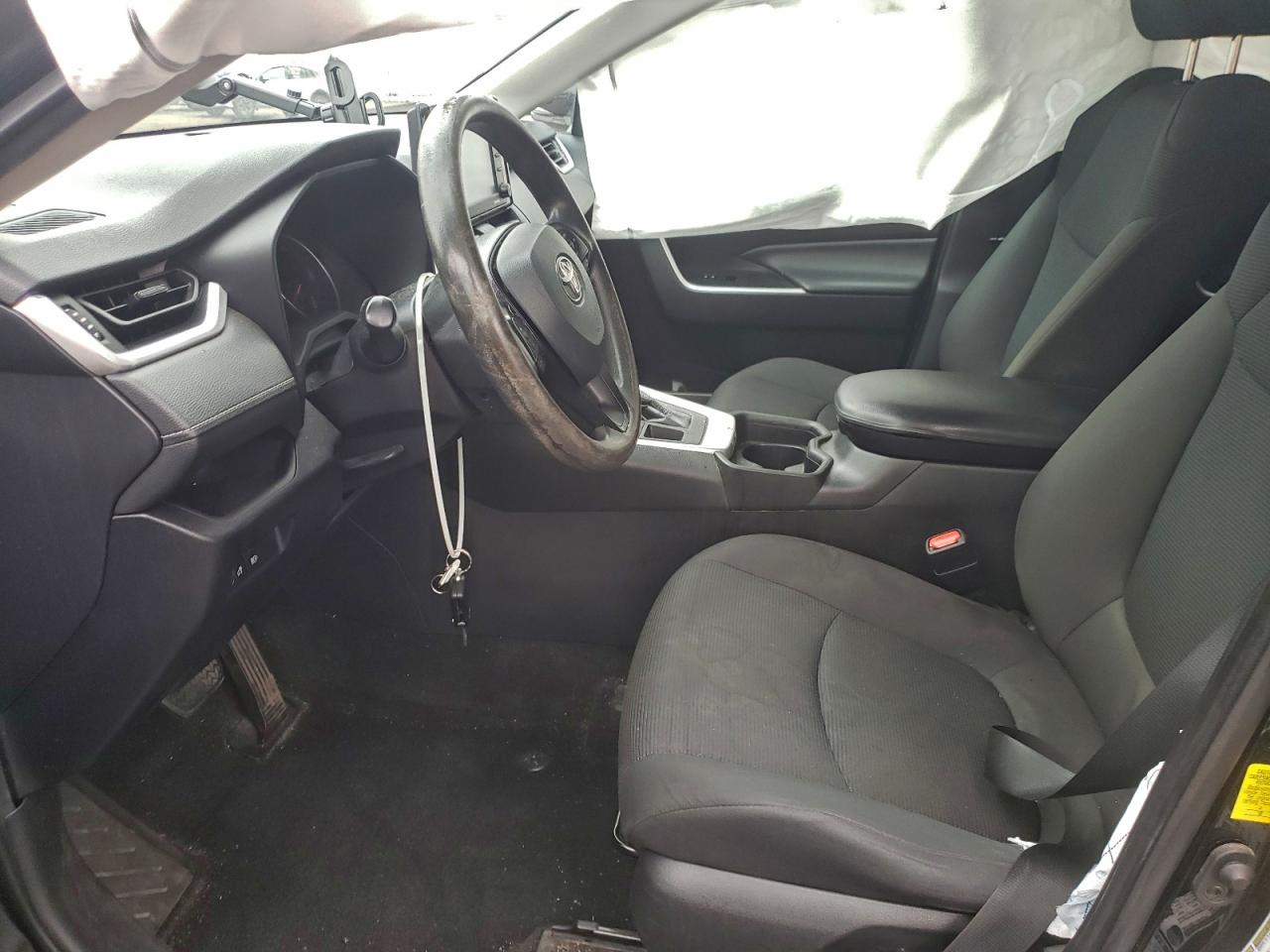 2021 TOYOTA RAV4 LE photo 13