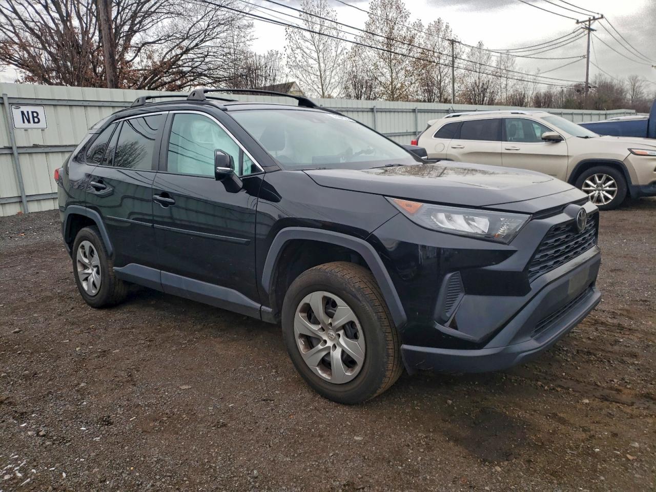 2021 TOYOTA RAV4 LE photo 7
