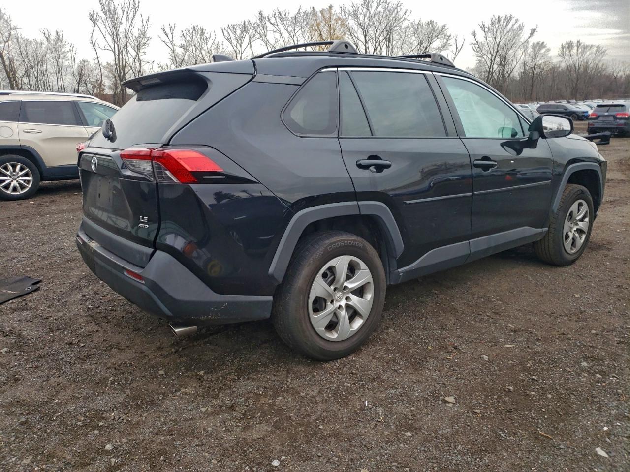 2021 TOYOTA RAV4 LE photo 5