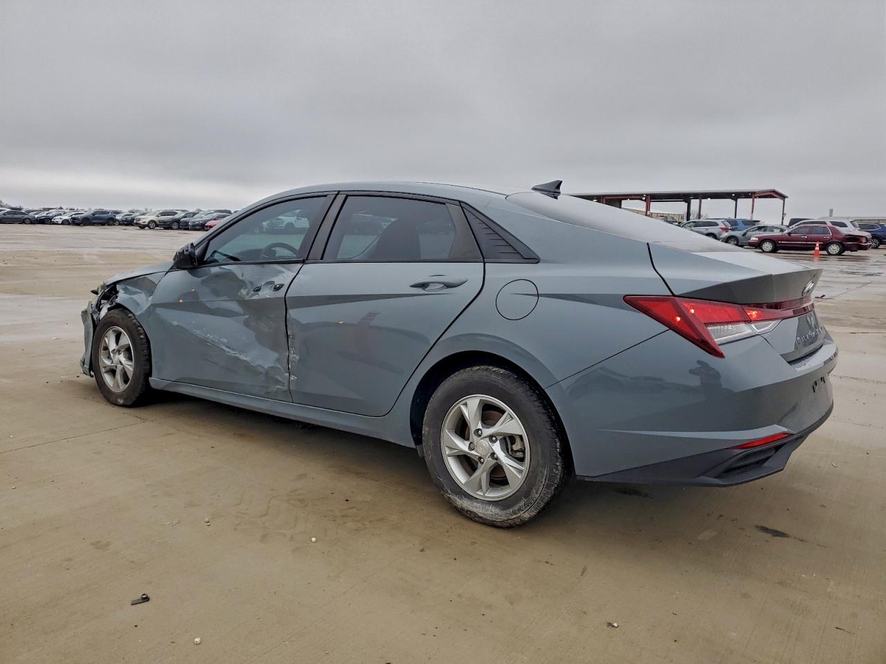 2022 HYUNDAI ELANTRA photo 3