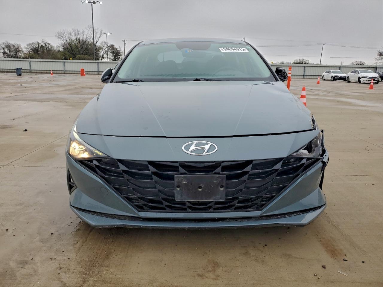 2022 HYUNDAI ELANTRA photo 9