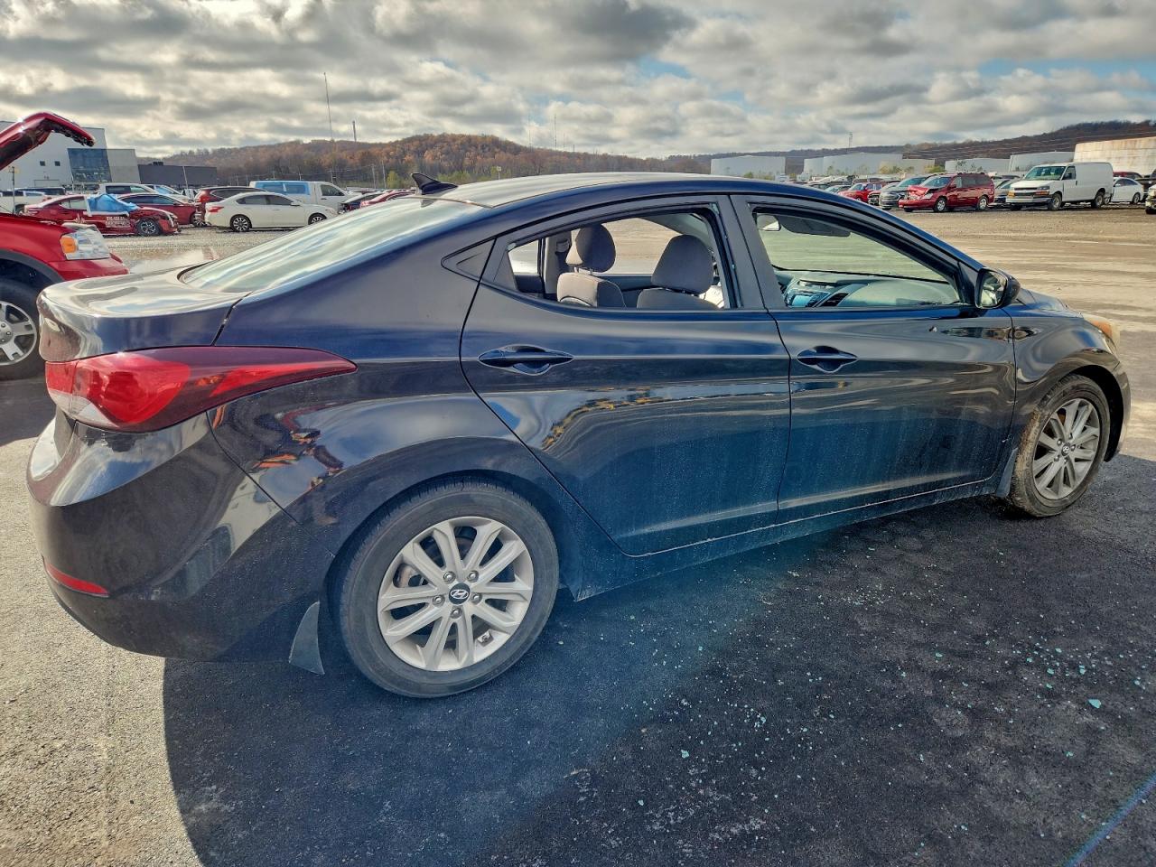 2015 HYUNDAI ELANTRA SE photo 5