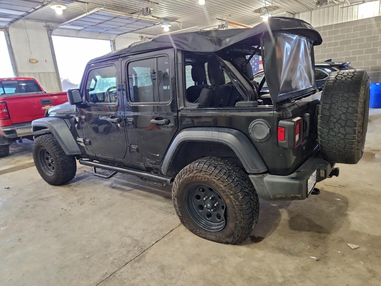 2018 JEEP WRANGLER UNLIMITED SPORT photo 2