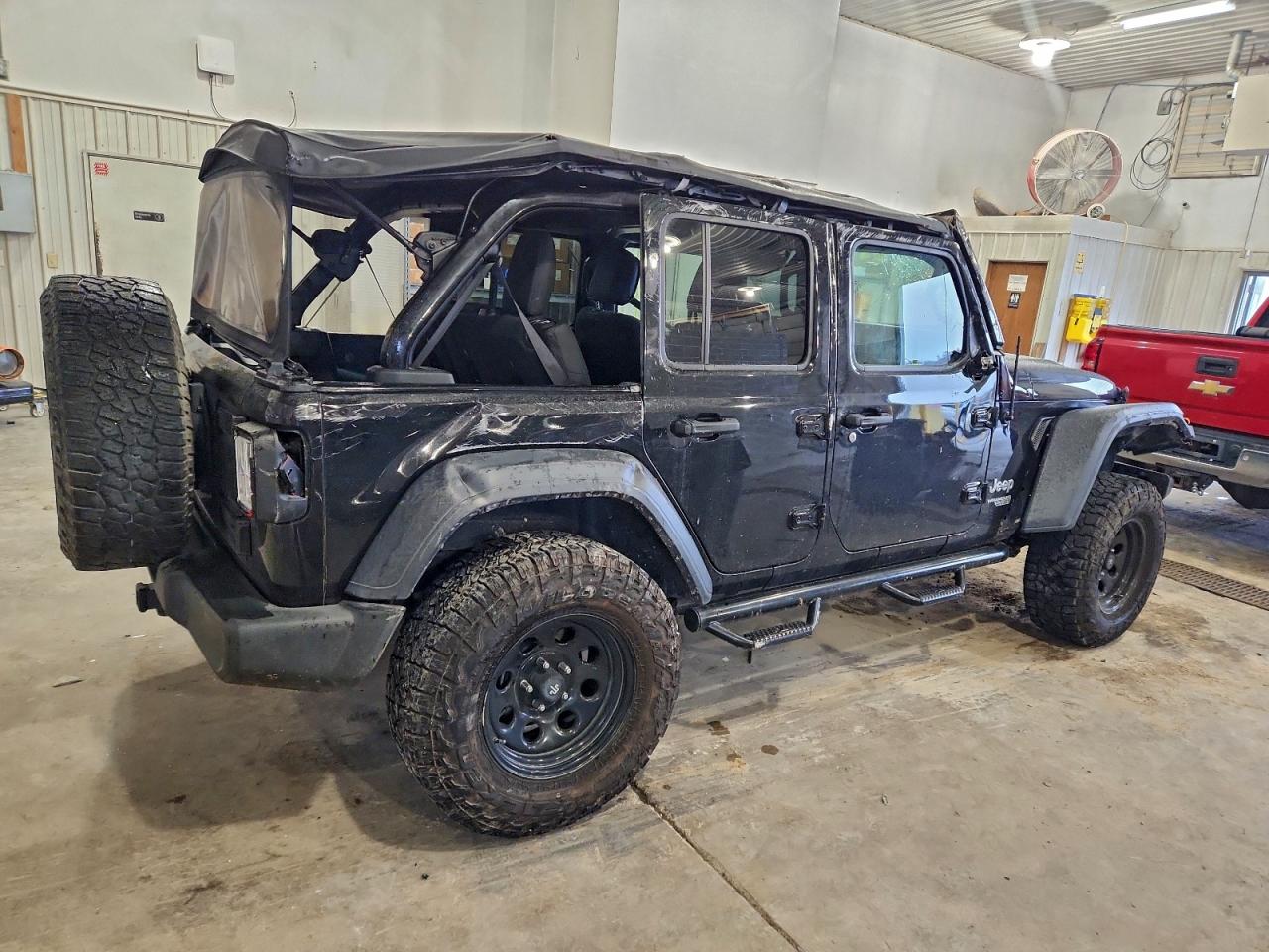 2018 JEEP WRANGLER UNLIMITED SPORT photo 3