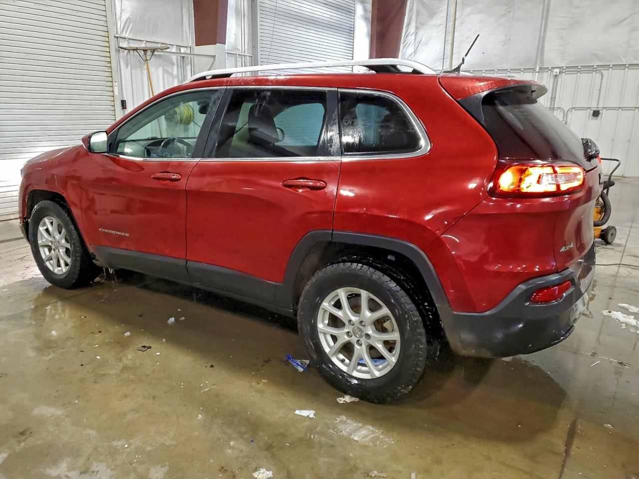2015 JEEP CHEROKEE LATITUDE photo 3