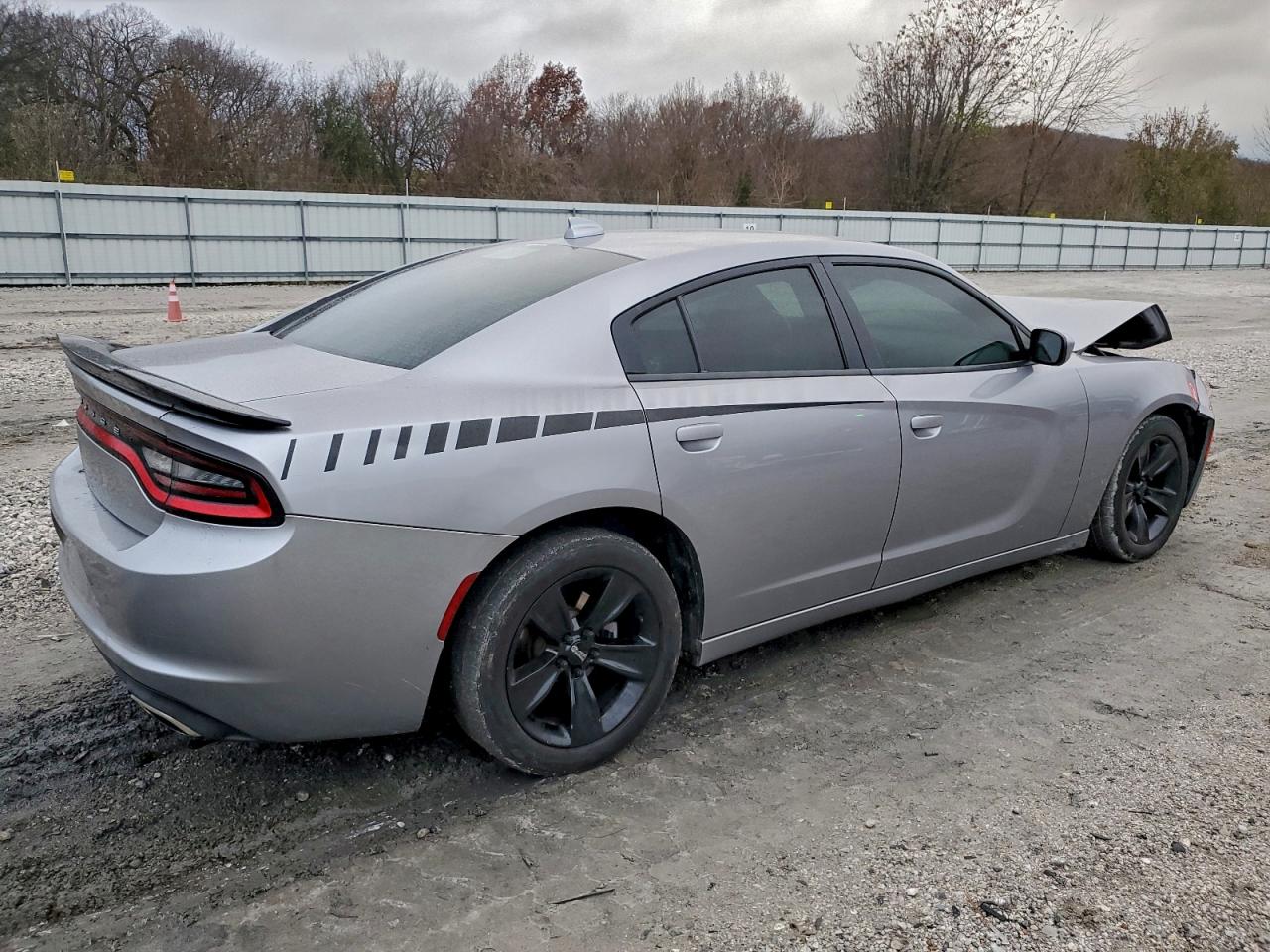 2017 DODGE CHARGER SXT photo 5