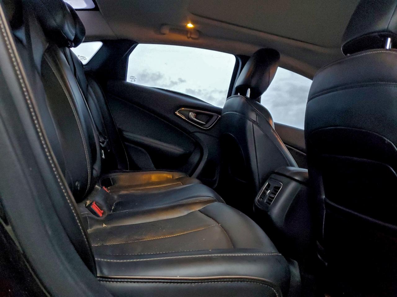 2015 CHRYSLER 200 C photo 10