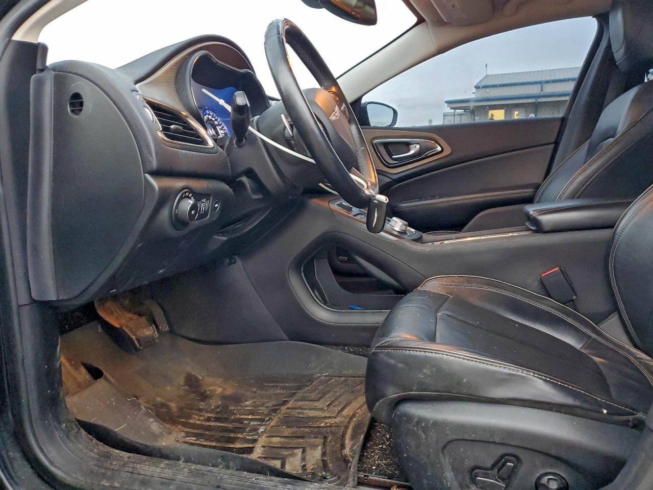 2015 CHRYSLER 200 C photo 7