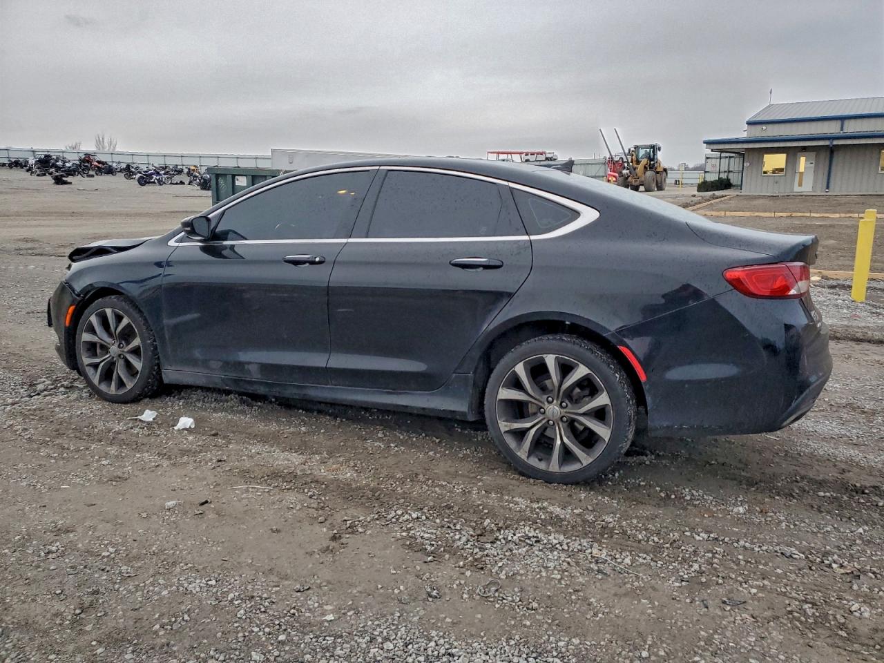 2015 CHRYSLER 200 C photo 2