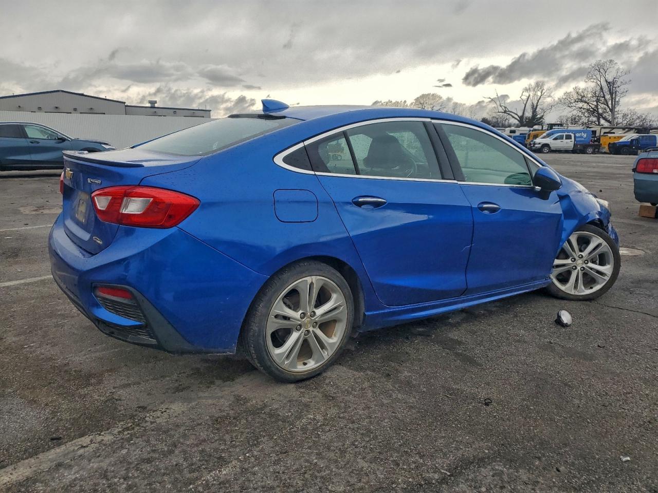 2017 CHEVROLET CRUZE PREMIER photo 3