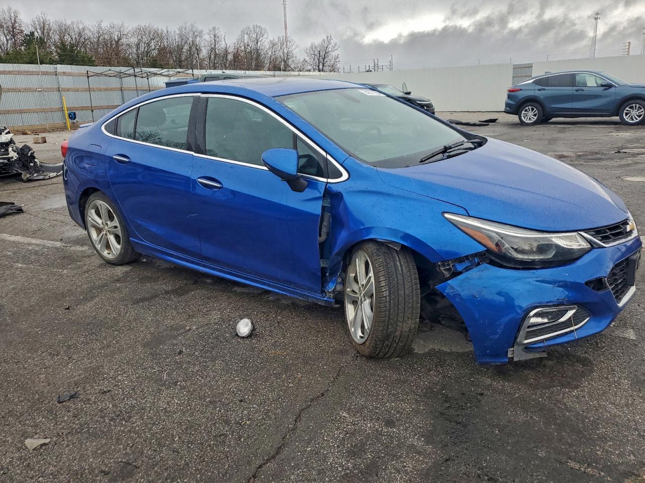 2017 CHEVROLET CRUZE PREMIER photo 4