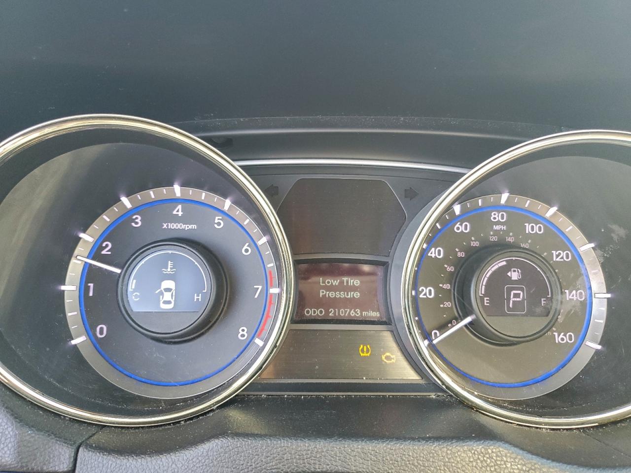 2013 HYUNDAI SONATA SE photo 9