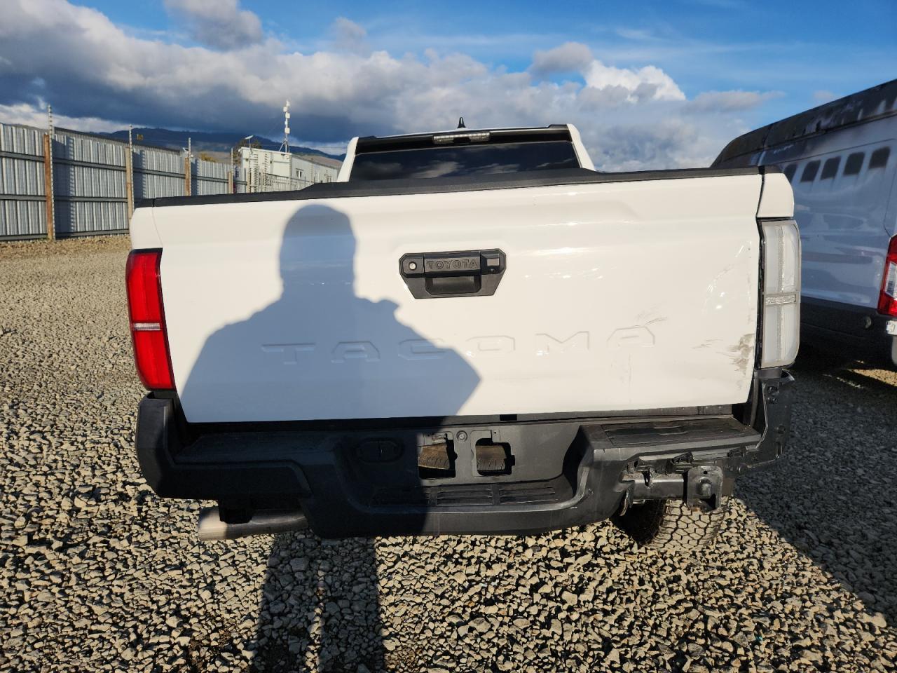 2024 TOYOTA TACOMA XTRACAB photo 16