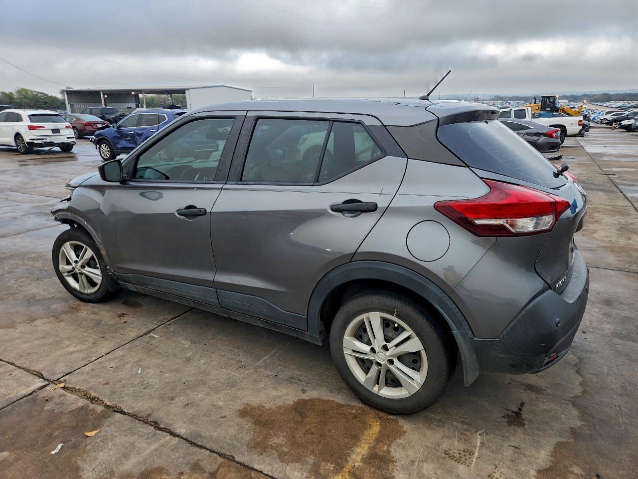 2020 NISSAN KICKS S photo 4