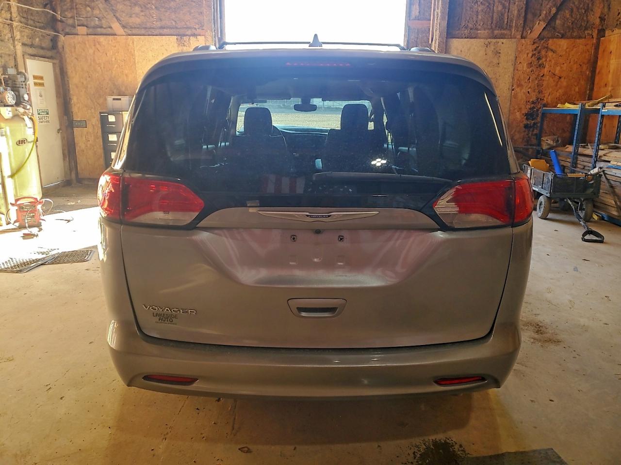 2020 CHRYSLER VOYAGER LXI photo 16