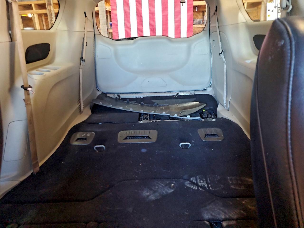 2020 CHRYSLER VOYAGER LXI photo 28