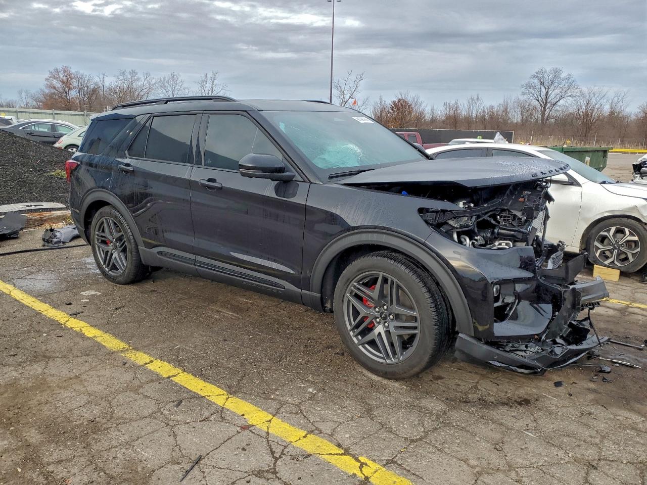 2025 FORD EXPLORER ST photo 4